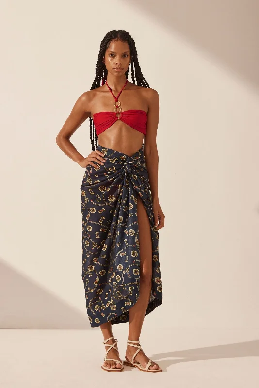 Tassel - trimmed bikini bottoms clearance for a bohemian - inspired beach styleVACANCE SQUARE SARONG Tassel - trimmed bikini bottoms clearance for a bohemian - inspired beach styleVACANCE SQUARE SARONG