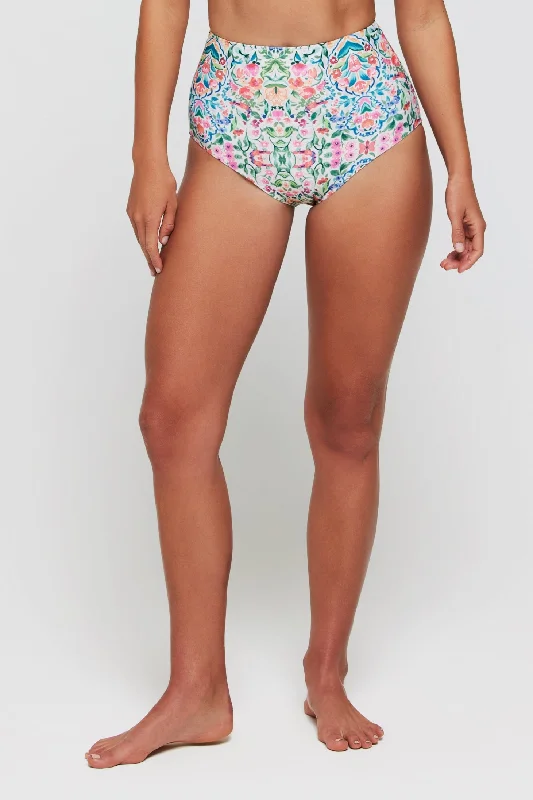 High cut bikini bottoms promotion to elongate the legs stylishlyMackenzie Two-Piece Swimsuit Bottom High cut bikini bottoms promotion to elongate the legs stylishlyMackenzie Two-Piece Swimsuit Bottom