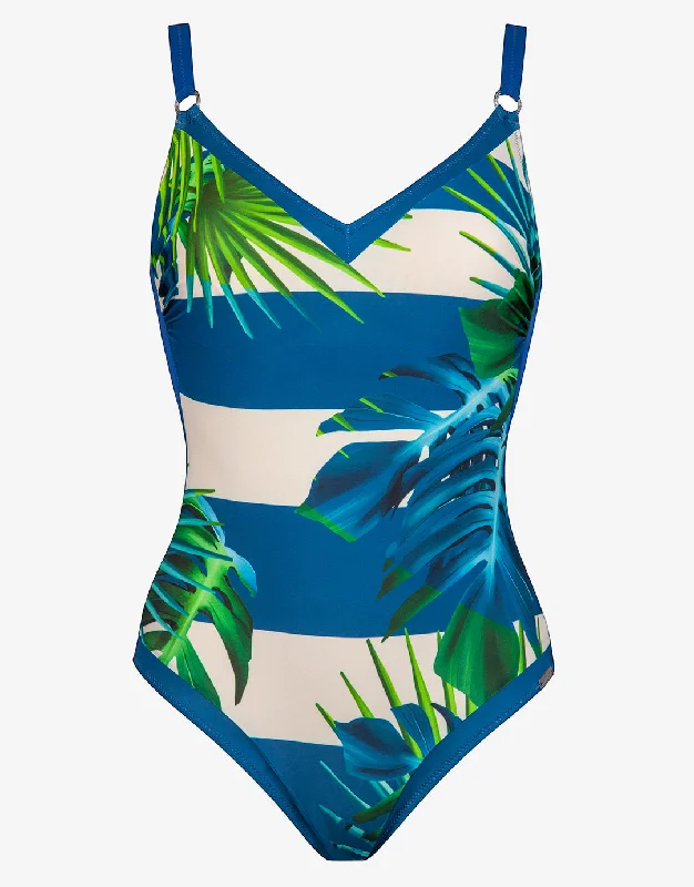 Printed bikini sets on sale with a floral - tropical pattern for a romantic and summery beach styleCoastal Relax Underwired Swimsuit - Caribbean Breeze Printed bikini sets on sale with a floral - tropical pattern for a romantic and summery beach styleCoastal Relax Underwired Swimsuit - Caribbean Breeze