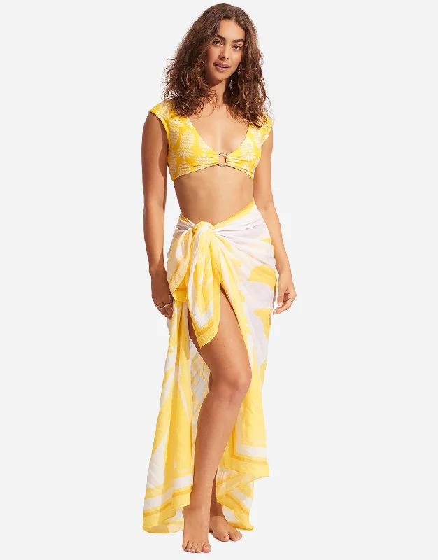 Printed bikini sets with a retro pattern on promotion for a nostalgic beach styleCorsica Pareo - Citron Printed bikini sets with a retro pattern on promotion for a nostalgic beach styleCorsica Pareo - Citron